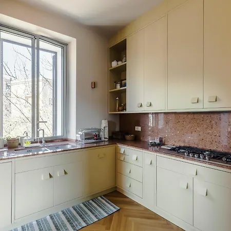 Retreat En-suite * Roma